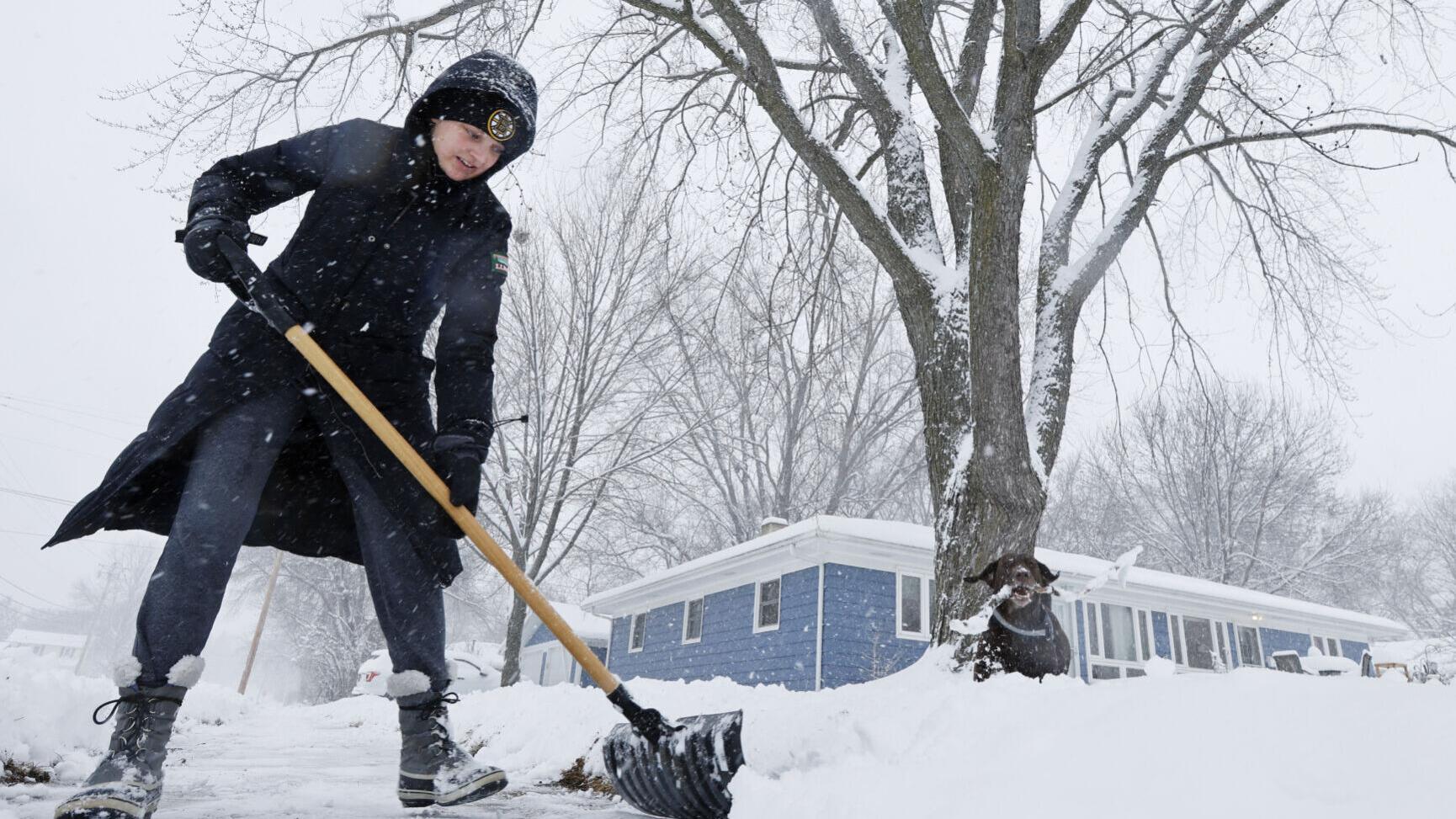 Live storm update: Alliant reports limited power outages, but Milwaukee area harder hit